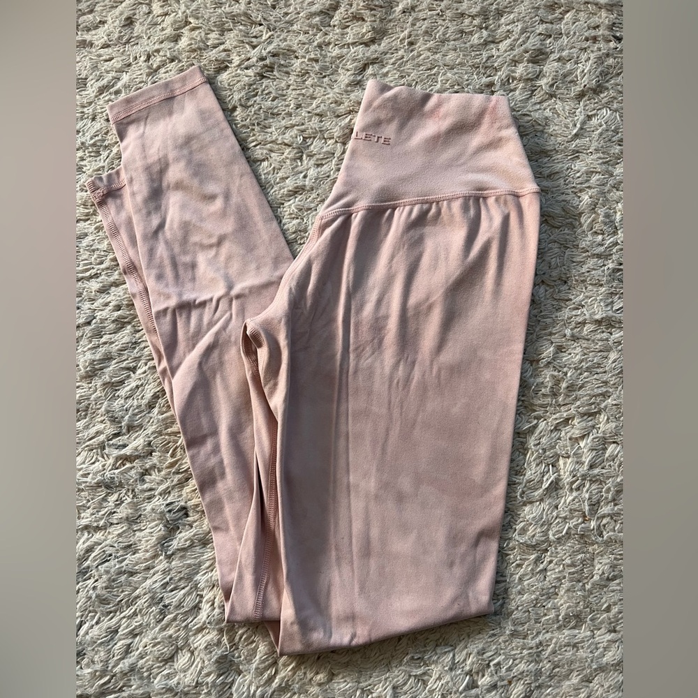 Alphalete High-Waist Leggings in Blush Pink